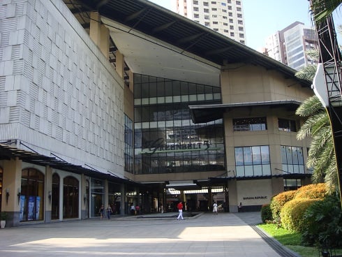 How to get to Greenbelt Mall in Makati City by Bus or Train?